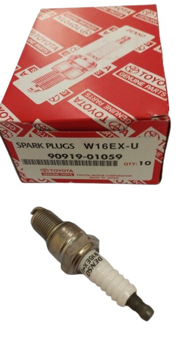 29-removebg-preview شمع موتور (Spark Plug) اصلی تویوتا - Image 1